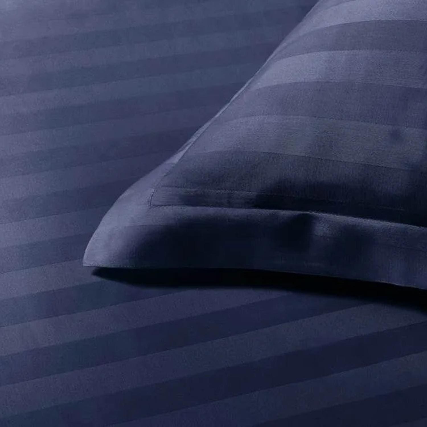 Papillon Satijn Streep Dekbedovertrek Navy – 140×200/220 cm - Afbeelding 3
