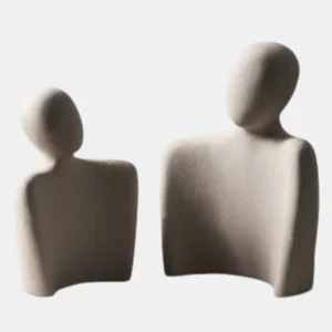 Abstracte Keramische Omhelzingssculptuur Een Tijdloos Symbool van Liefde & Verbondenheid