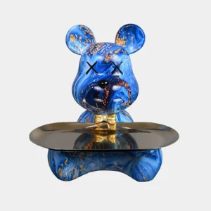 Decoratieve Beer met Dienblad – Kleurrijk Design & Functionele Woondecoratie