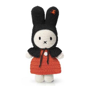Gehaakte Nijntje in Halloween outfit