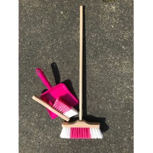 set bezem en stoffer en blik roze